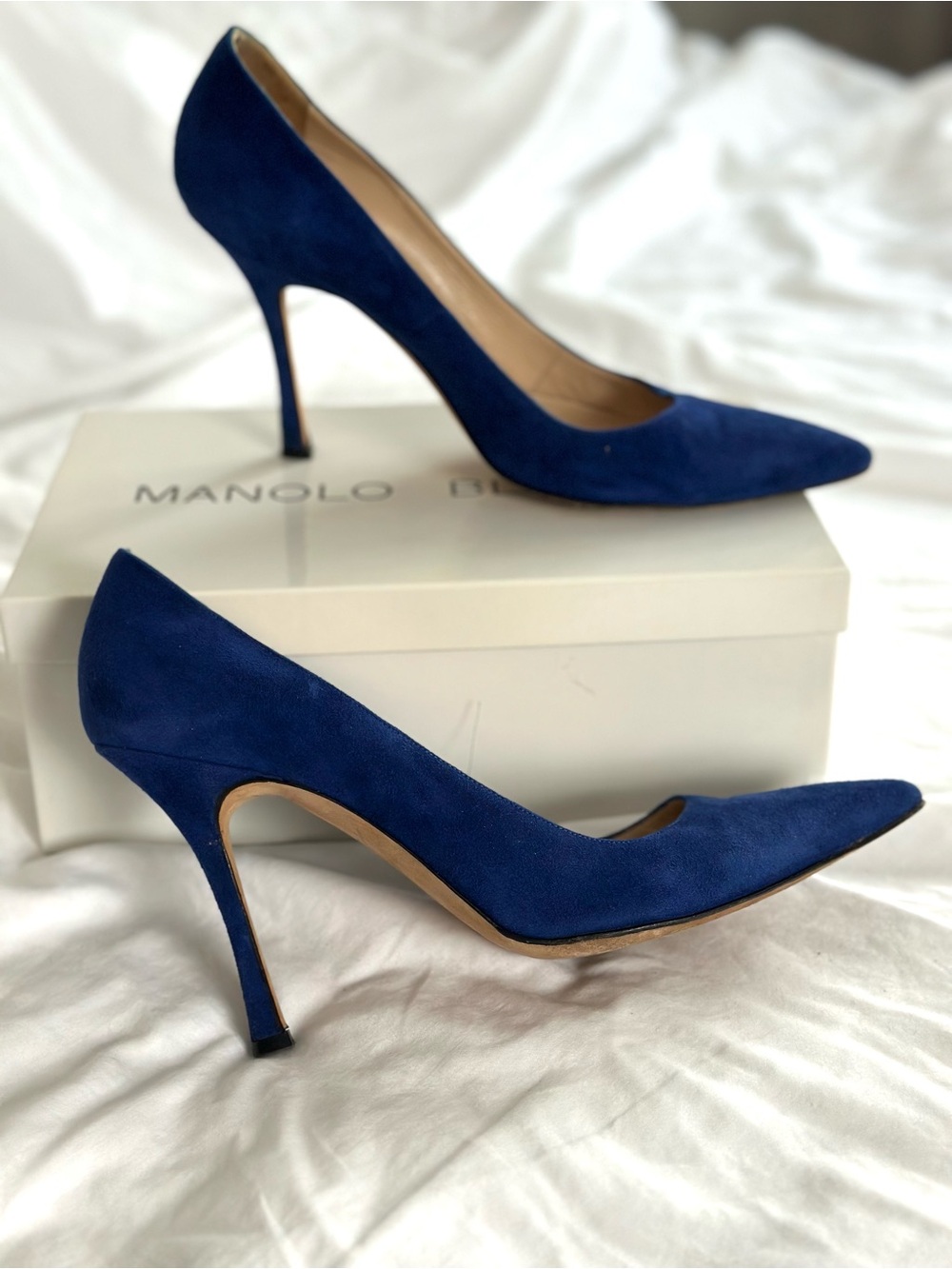 Manolo Blahnik Indigo Blue Suede Pointed Toe Pumps Size 41 - Picture 3 of 7